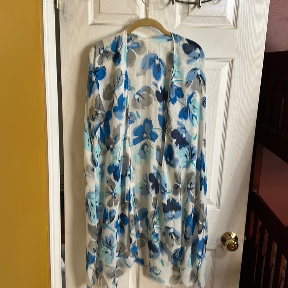 NWT flowered Kimono